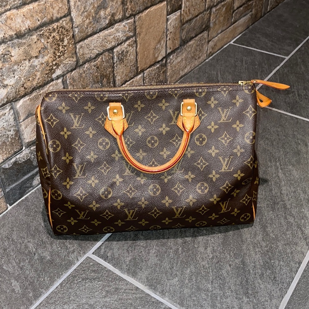 Louis Vuitton Speedy 35